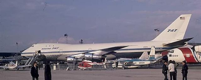 Boeing -Boeing 747-100 Decal