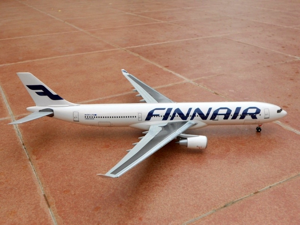 Finnair Airbus A330-300 - Repaint 1/200 | V1 Decals 【メール便送料無料対応可】 マリメッコ フィンエアー メトサンヴァキ 1/200 A330-300 航空機