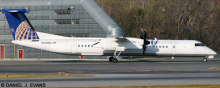 United Airlines Bombardier Dash 8-Q400 Decal